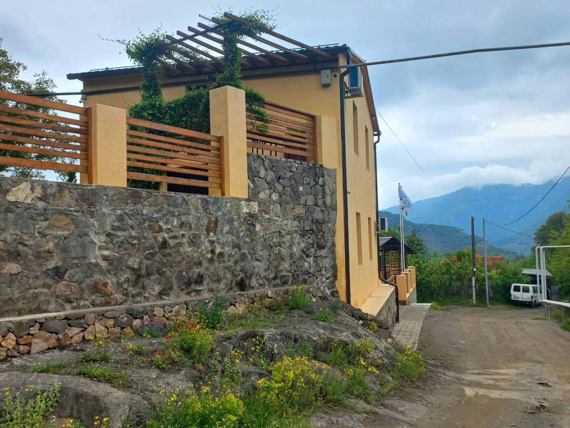 Dilivita Rest House ดีลีจาน ภายนอก รูปภาพ
